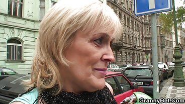 Korsfäst Kycklingkåpa svenskporrfilm Lavendel Rayne Knullad Grov